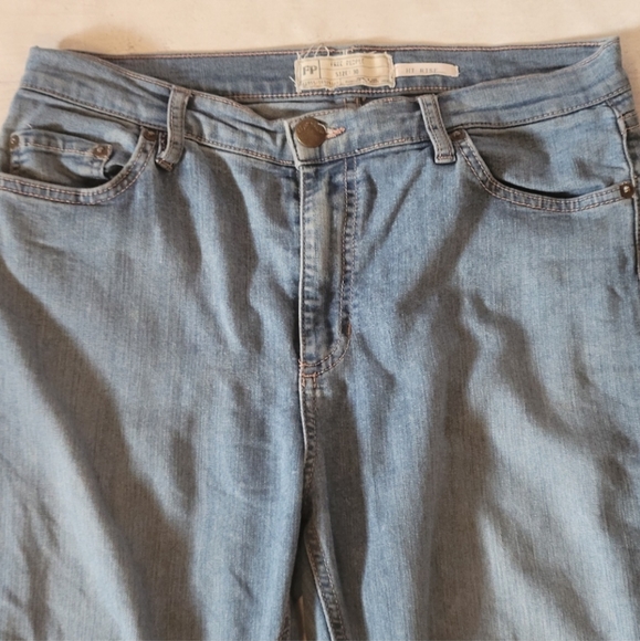Free people curvy high rise light wash denim jeans size 30 - Picture 6 of 6